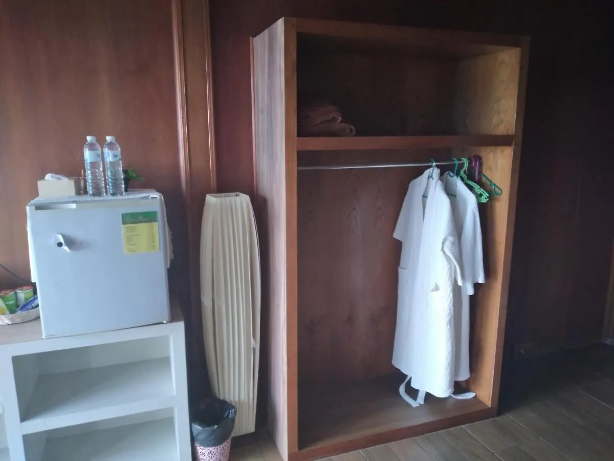 Tree House Bungalows קו טאו