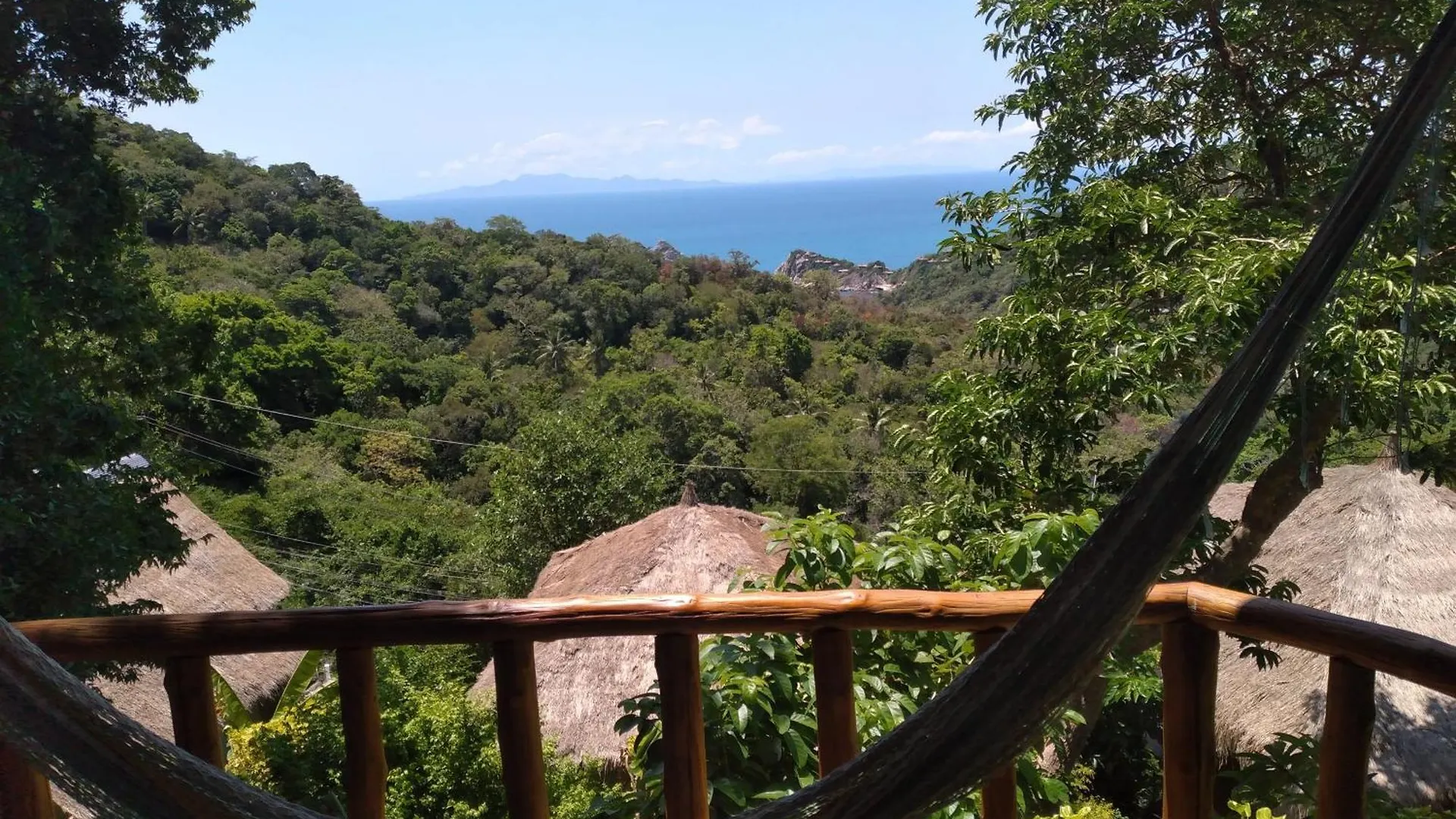 Tree House Bungalows קו טאו